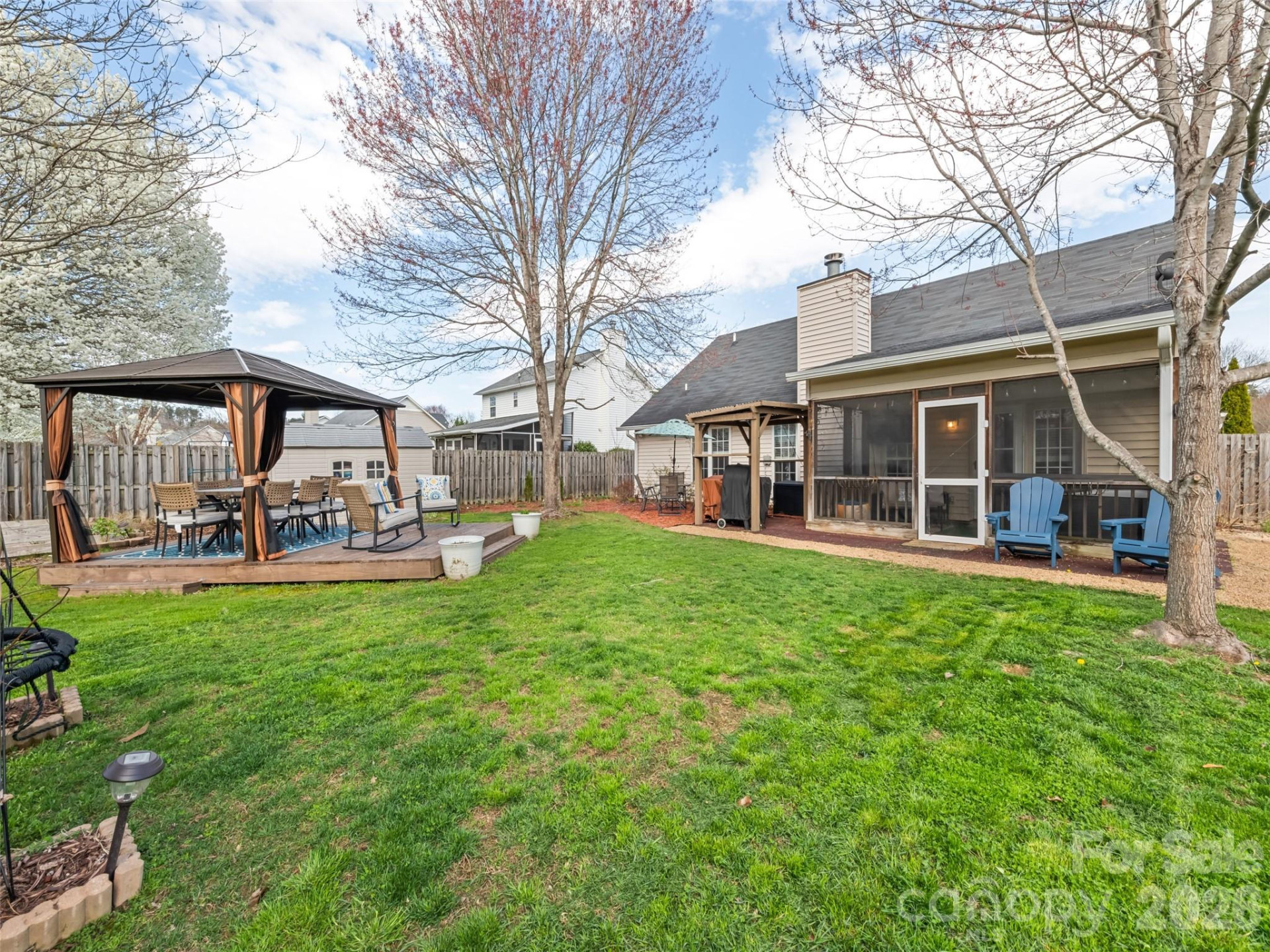 922 Woodhill Drive - Photo 2