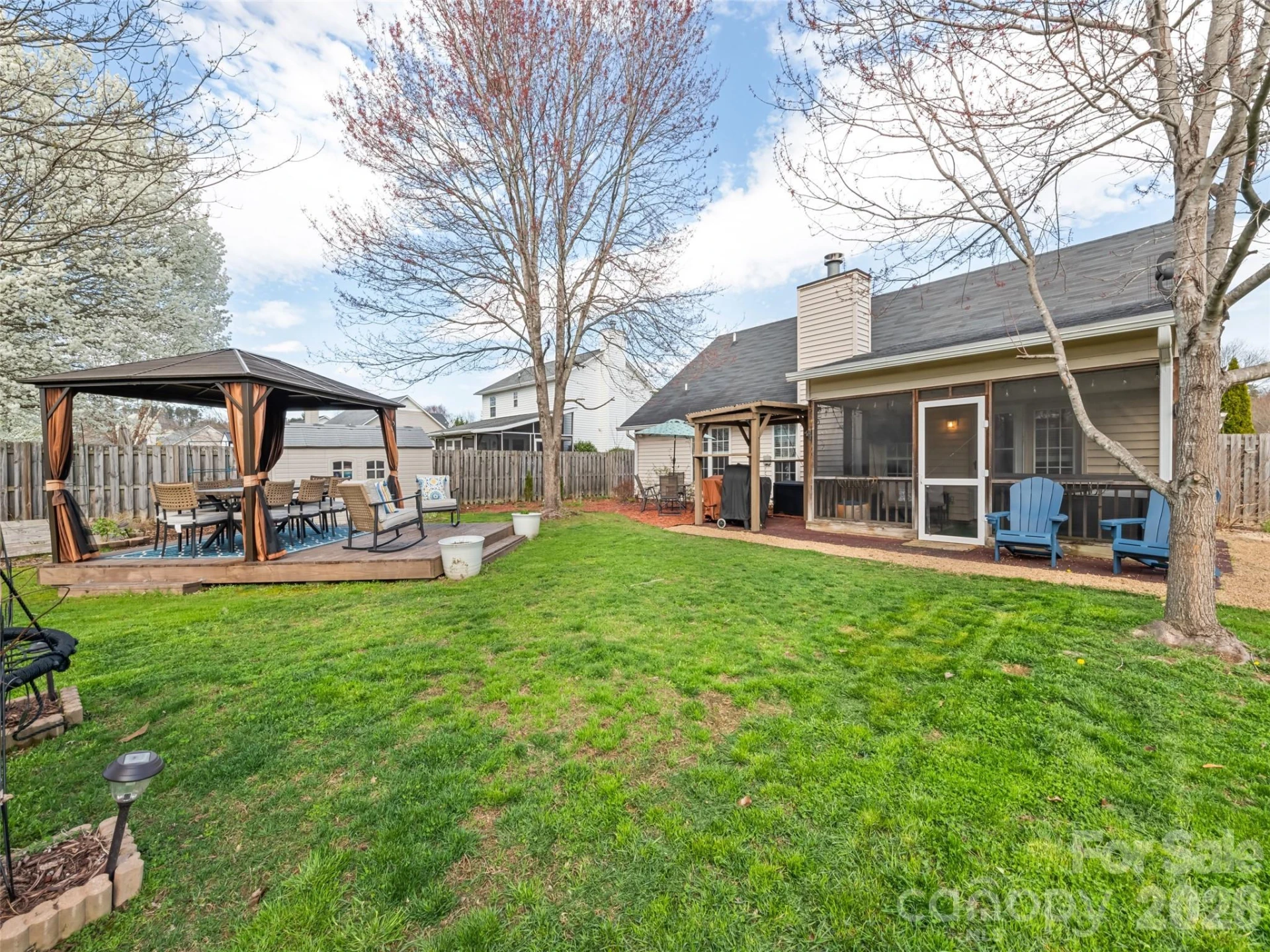 922 Woodhill Drive - Photo 2