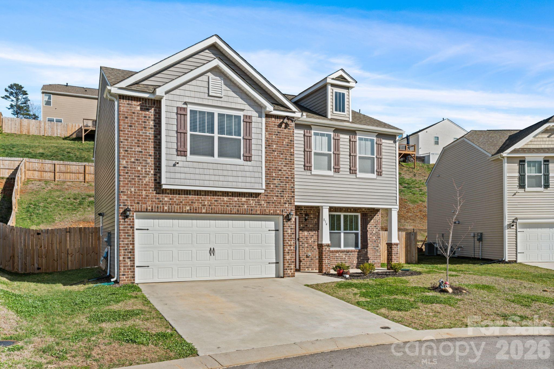 814 Monterey Court - Photo 2