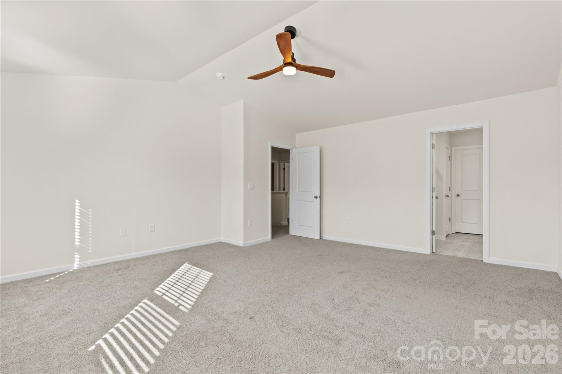 814 Monterey Court - Photo 17