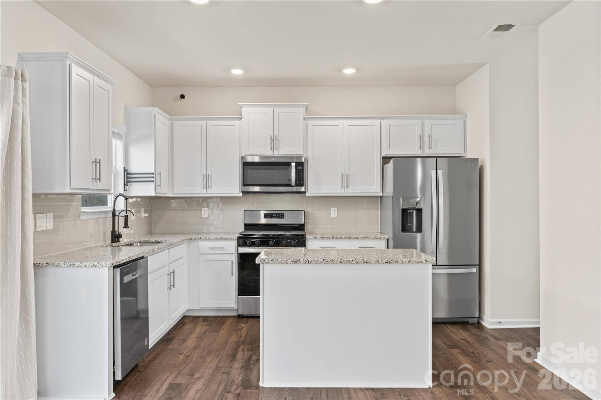 814 Monterey Court - Photo 7