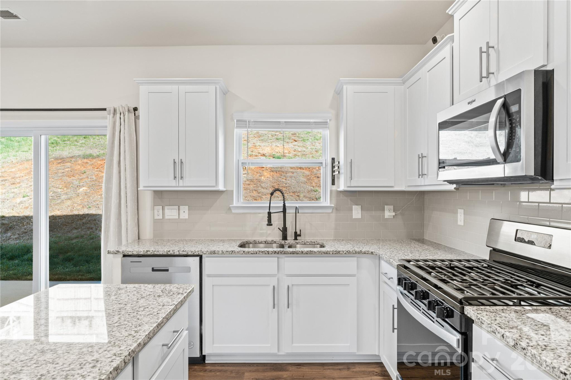 814 Monterey Court - Photo 9