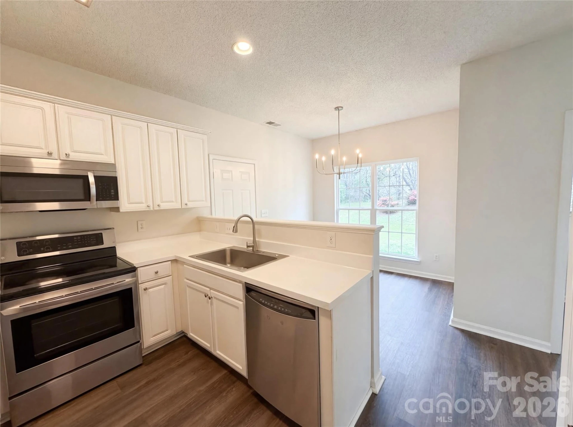 11037 Wyndham Pointe Drive - Photo 2