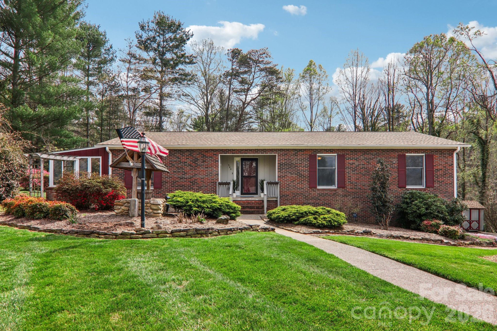 544 Bluebird Ridge