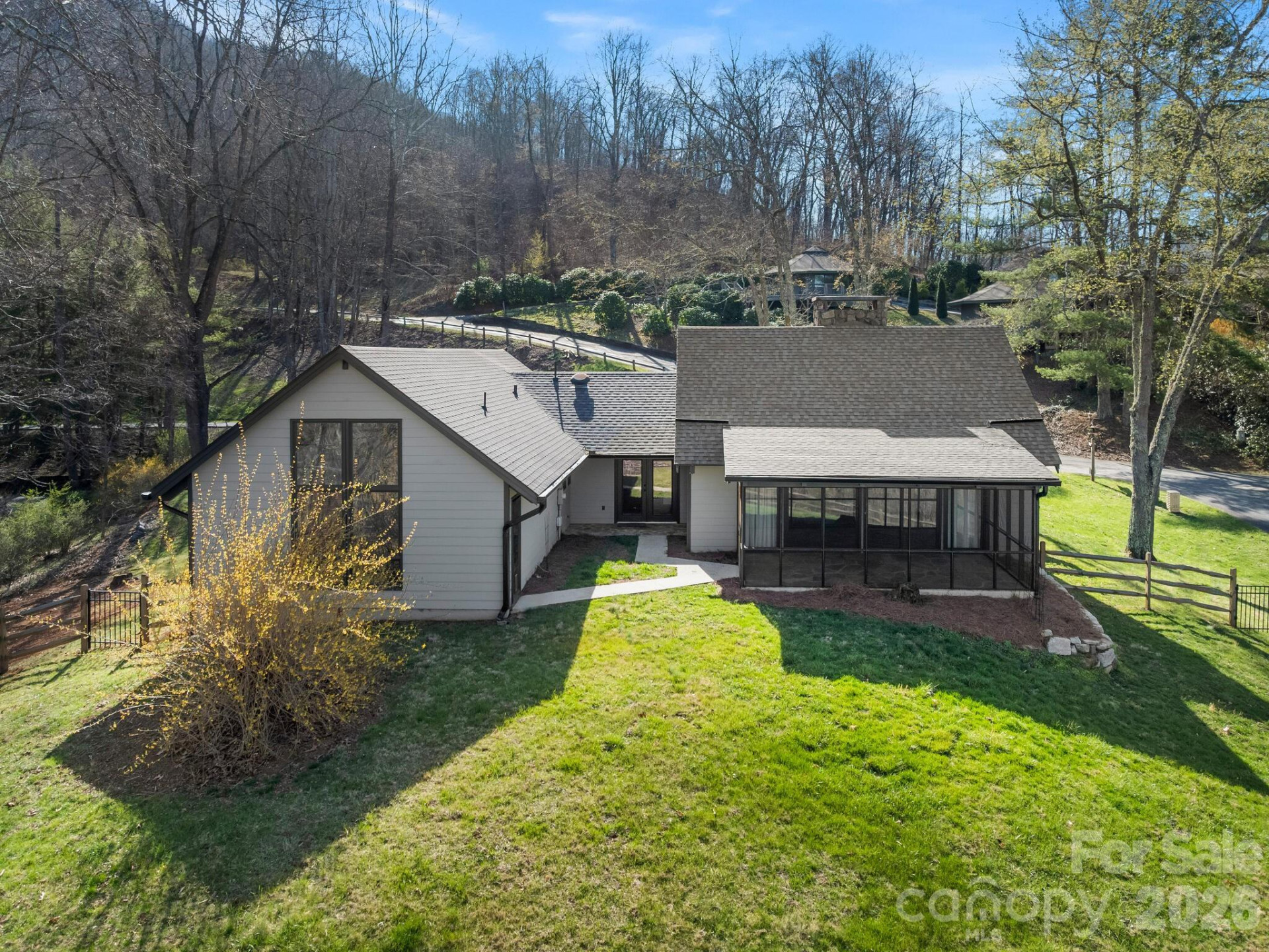 1952 Country Club Drive - Photo 4