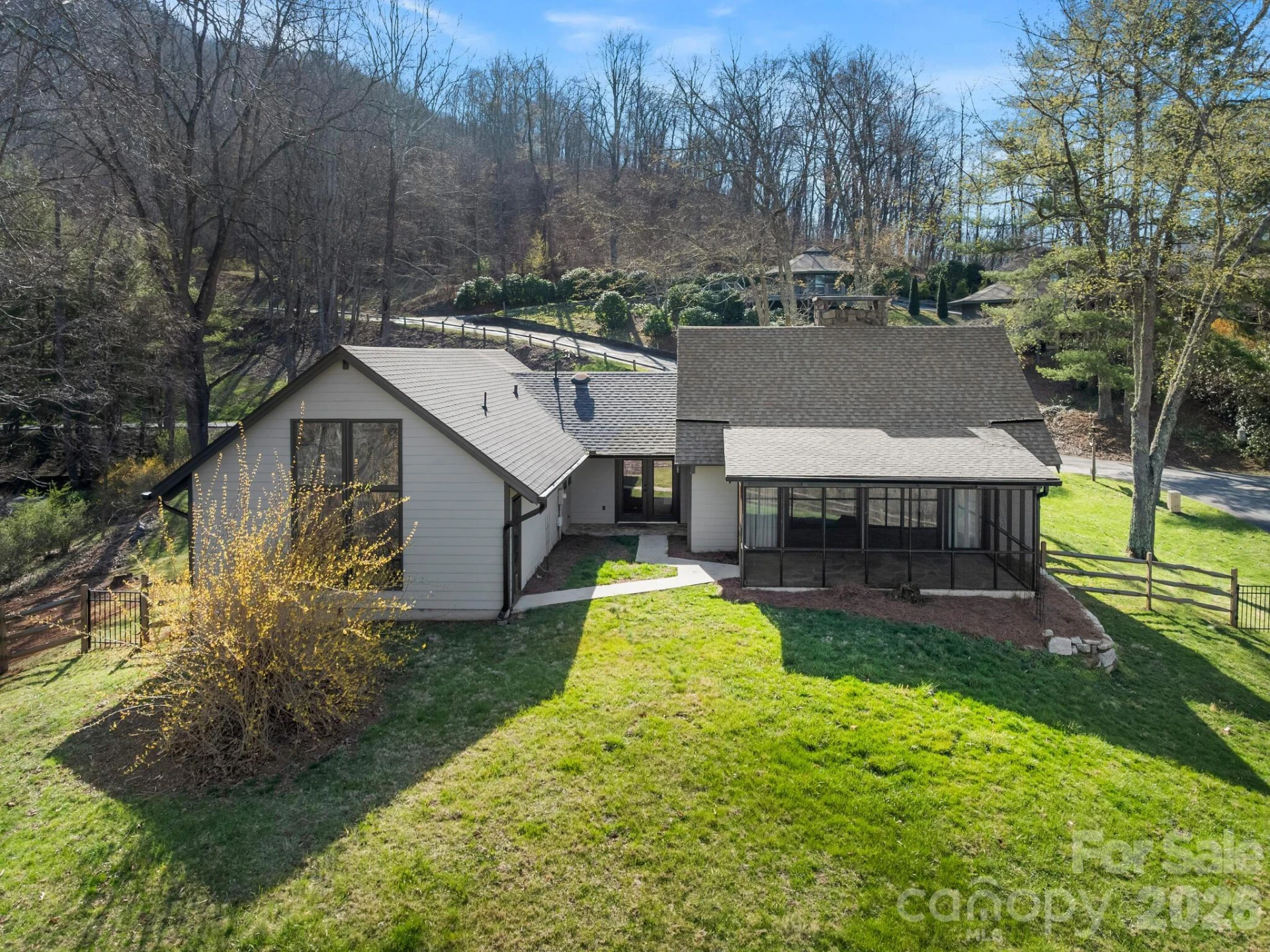 1952 Country Club Drive - Photo 4