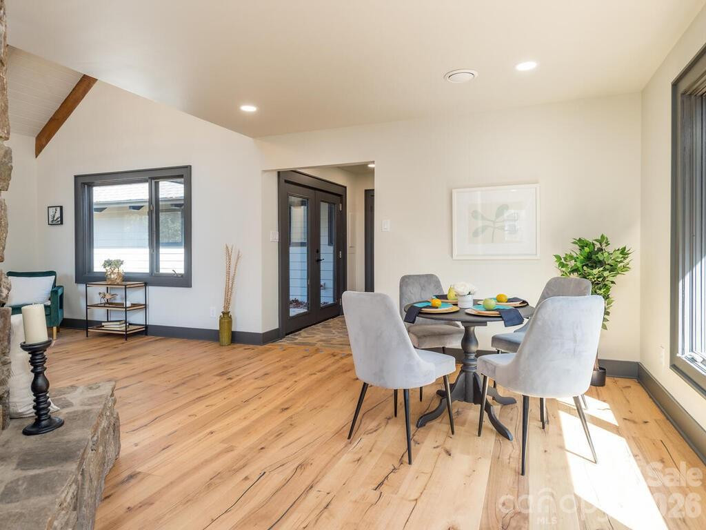 1952 Country Club Drive - Photo 5