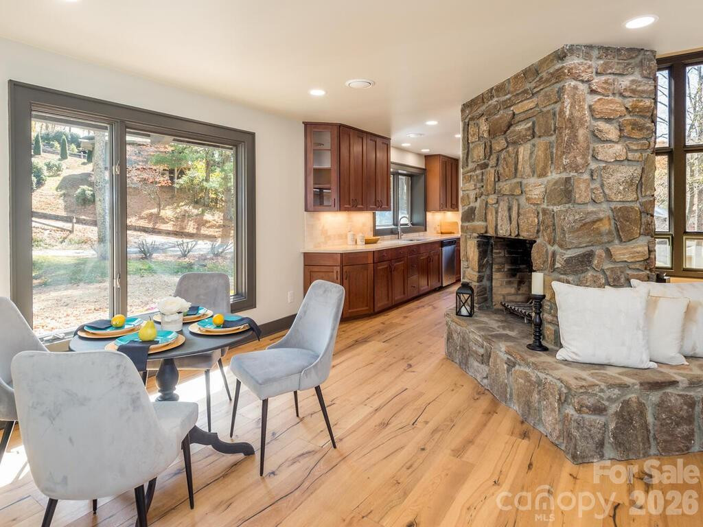 1952 Country Club Drive - Photo 6