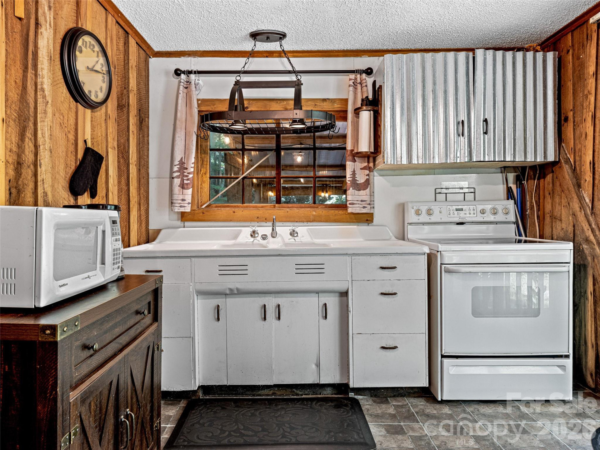 685 Shumont Road - Photo 19