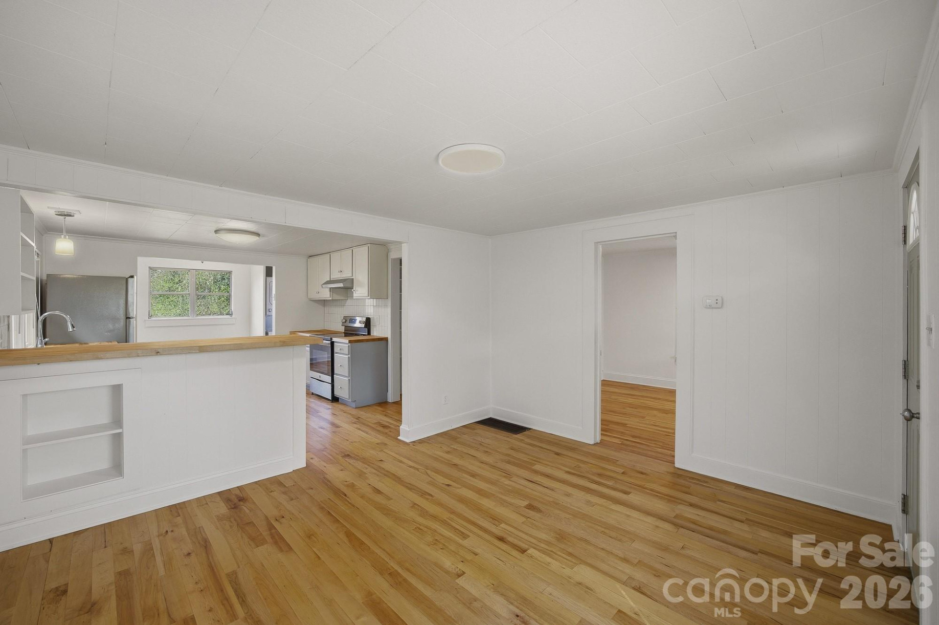 105 Moses Street - Photo 3