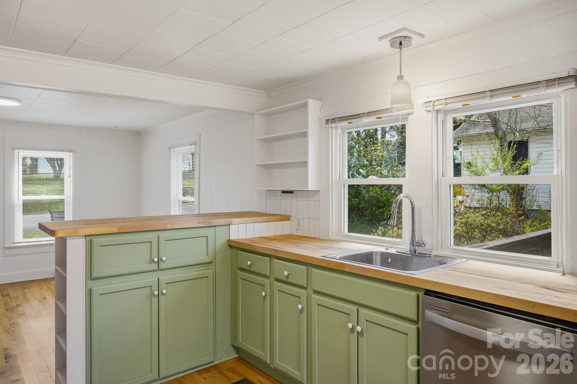 105 Moses Street - Photo 9