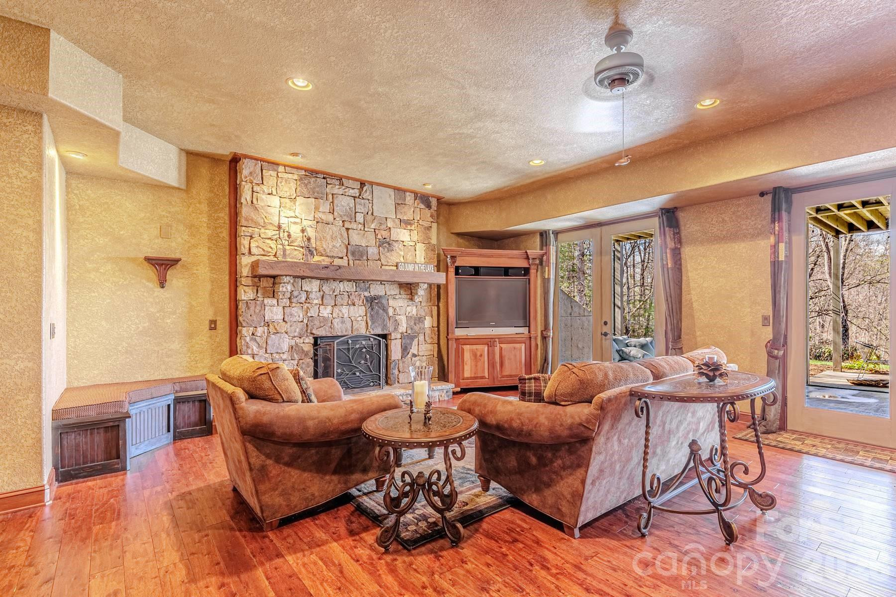 414 Trails End - Photo 36