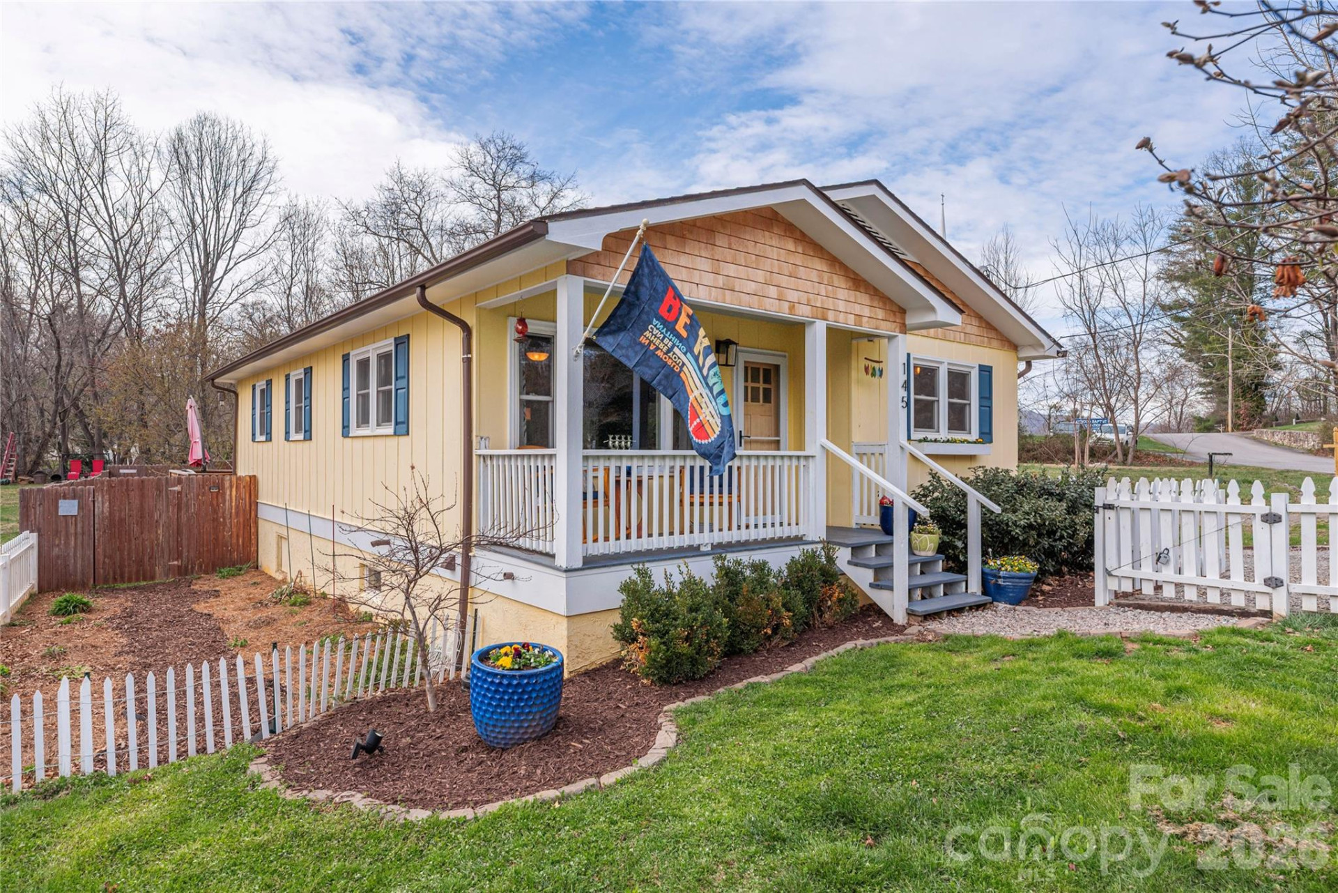 145 Woodland Drive - Photo 2