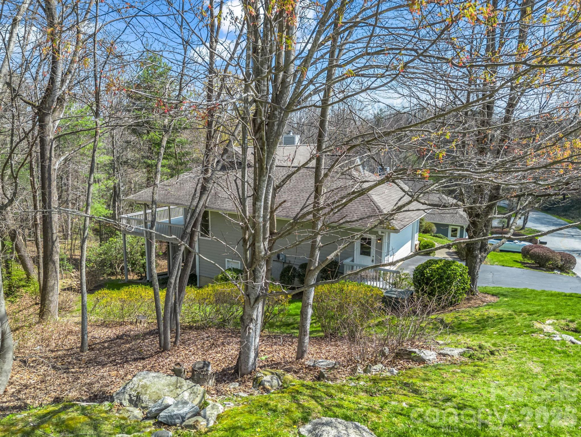 111 Broadmoor Drive - Photo 2