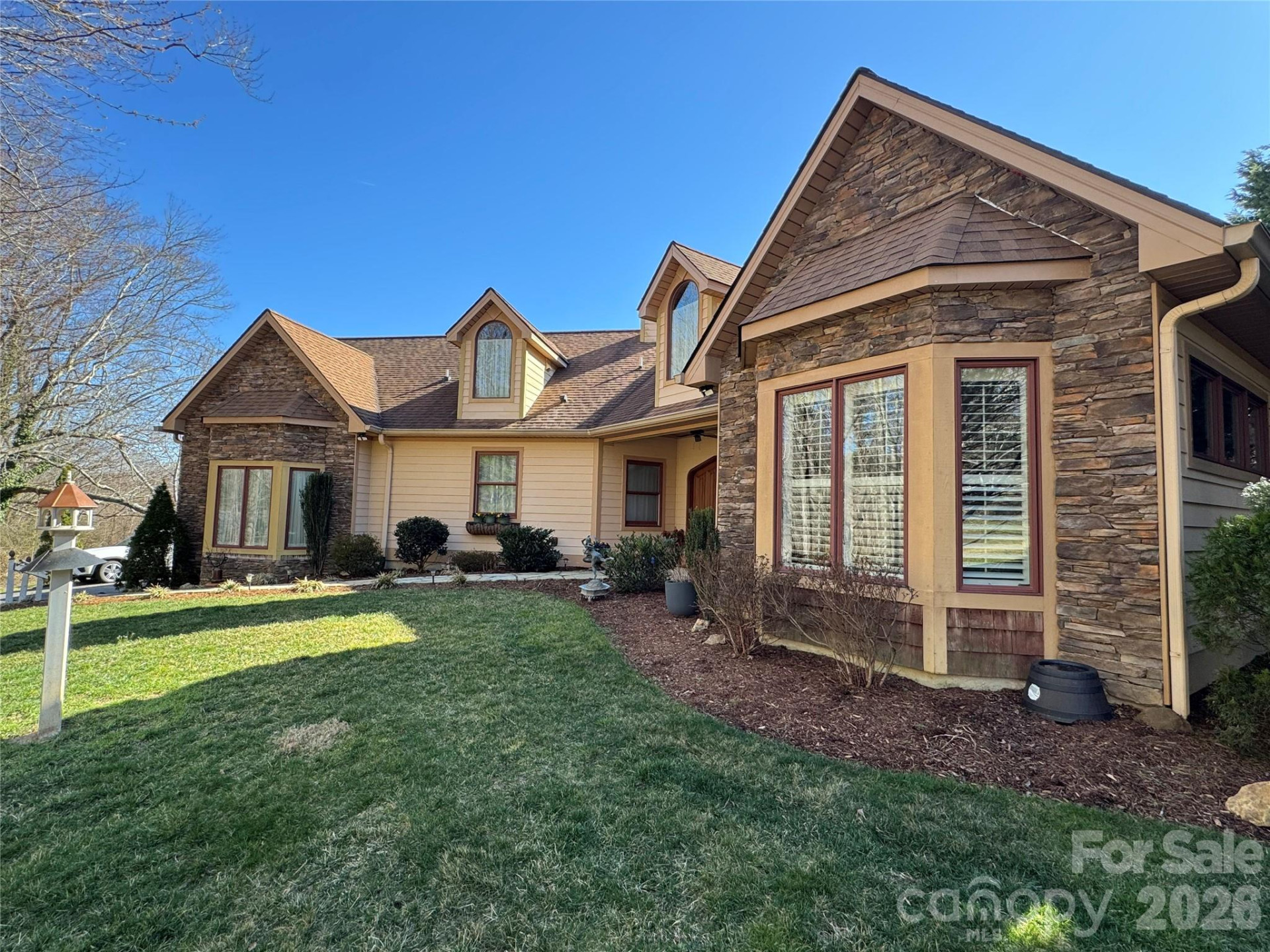 628 Vista Falls Road - Photo 2