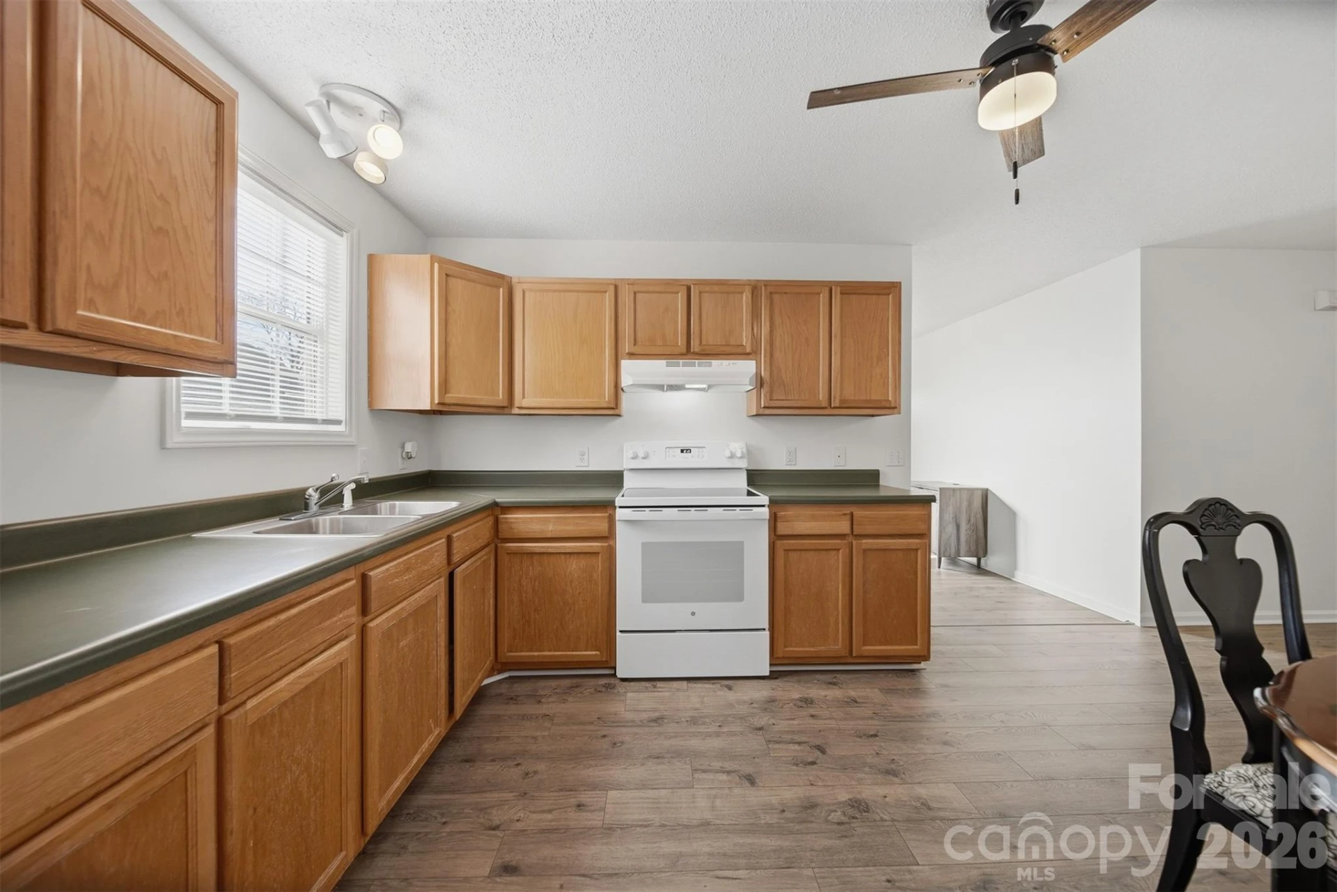 828 Cline Avenue - Photo 11