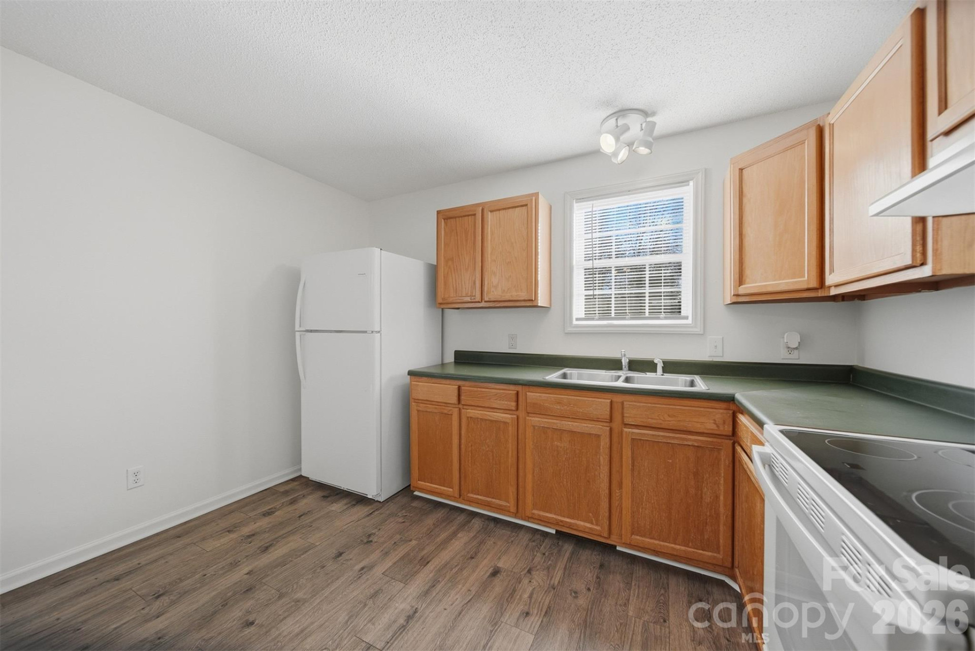 828 Cline Avenue - Photo 10