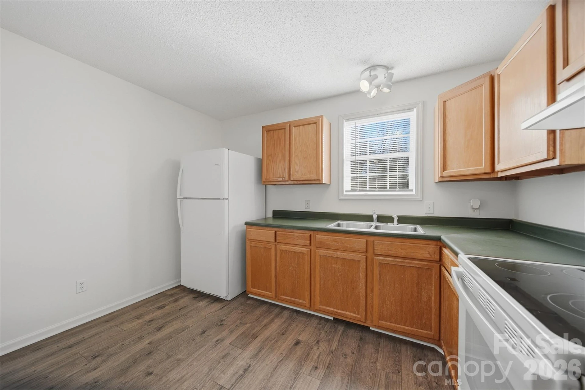 828 Cline Avenue - Photo 10