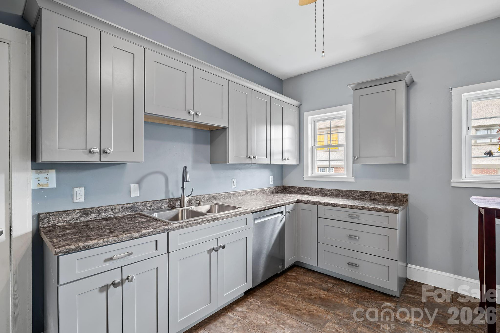 221 Summit Street - Photo 8