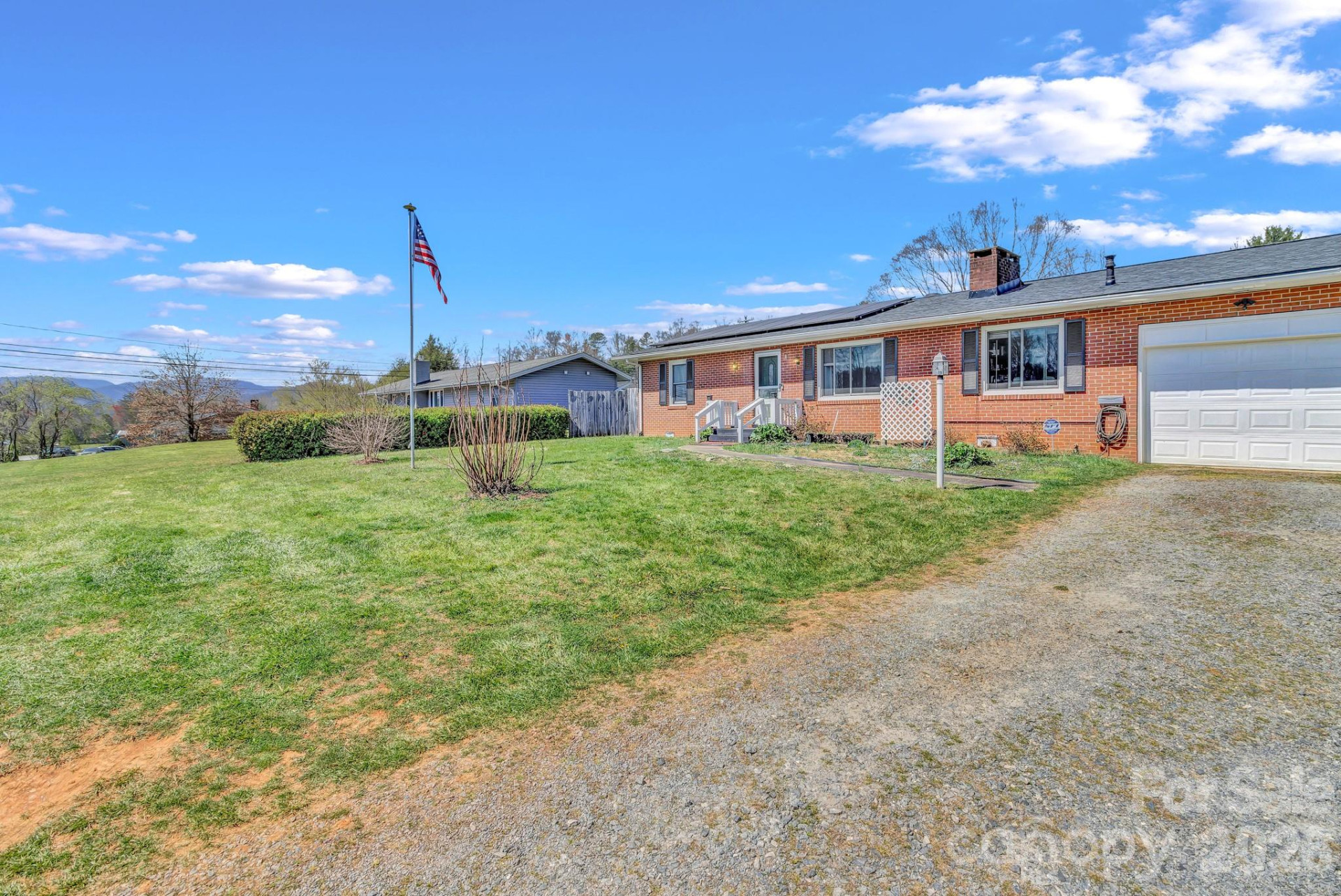 1195 Hendersonville Highway - Photo 2