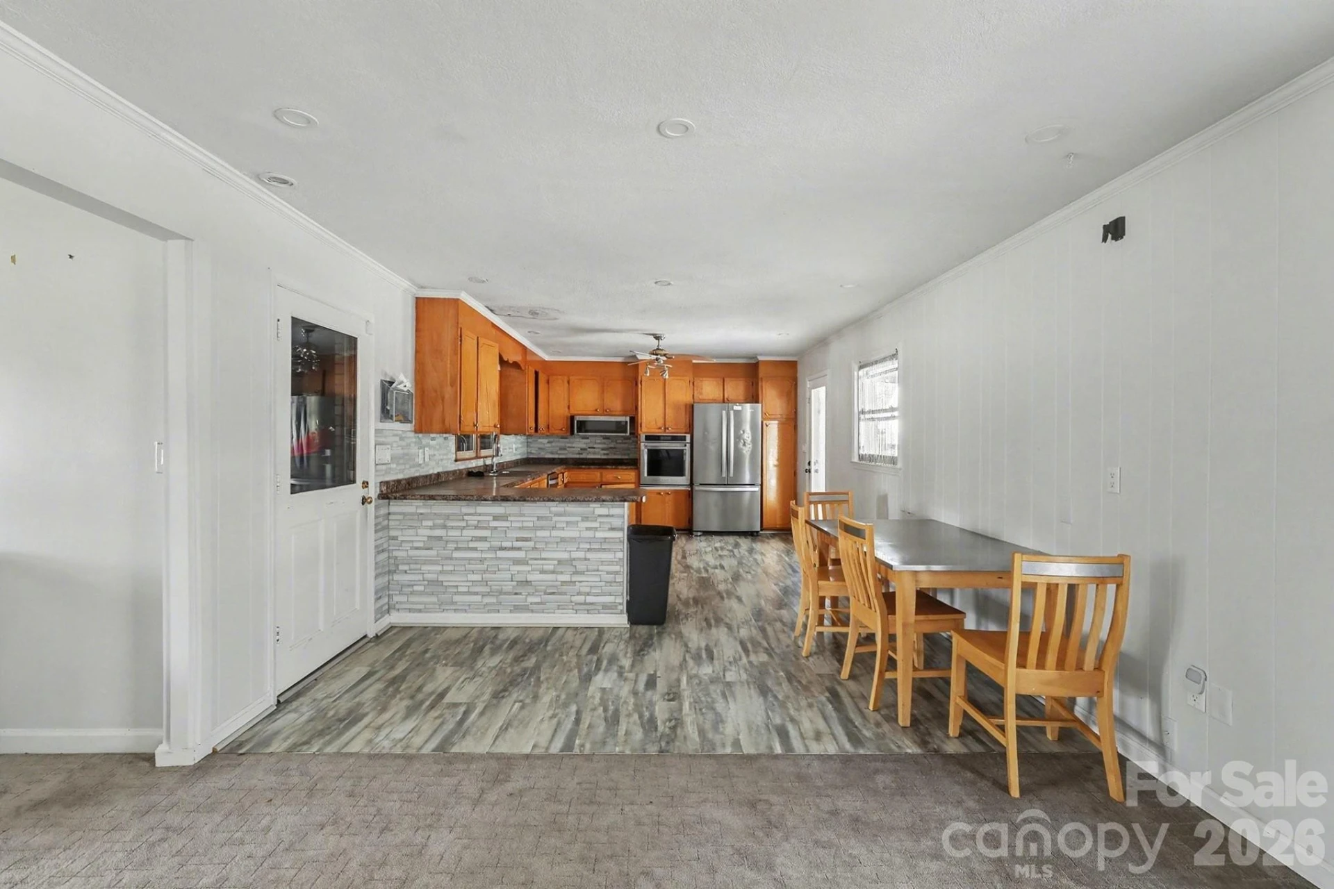 213 Lakeview Drive - Photo 6