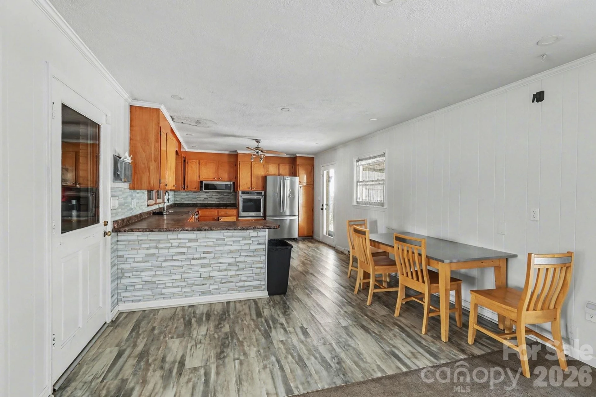 213 Lakeview Drive - Photo 7