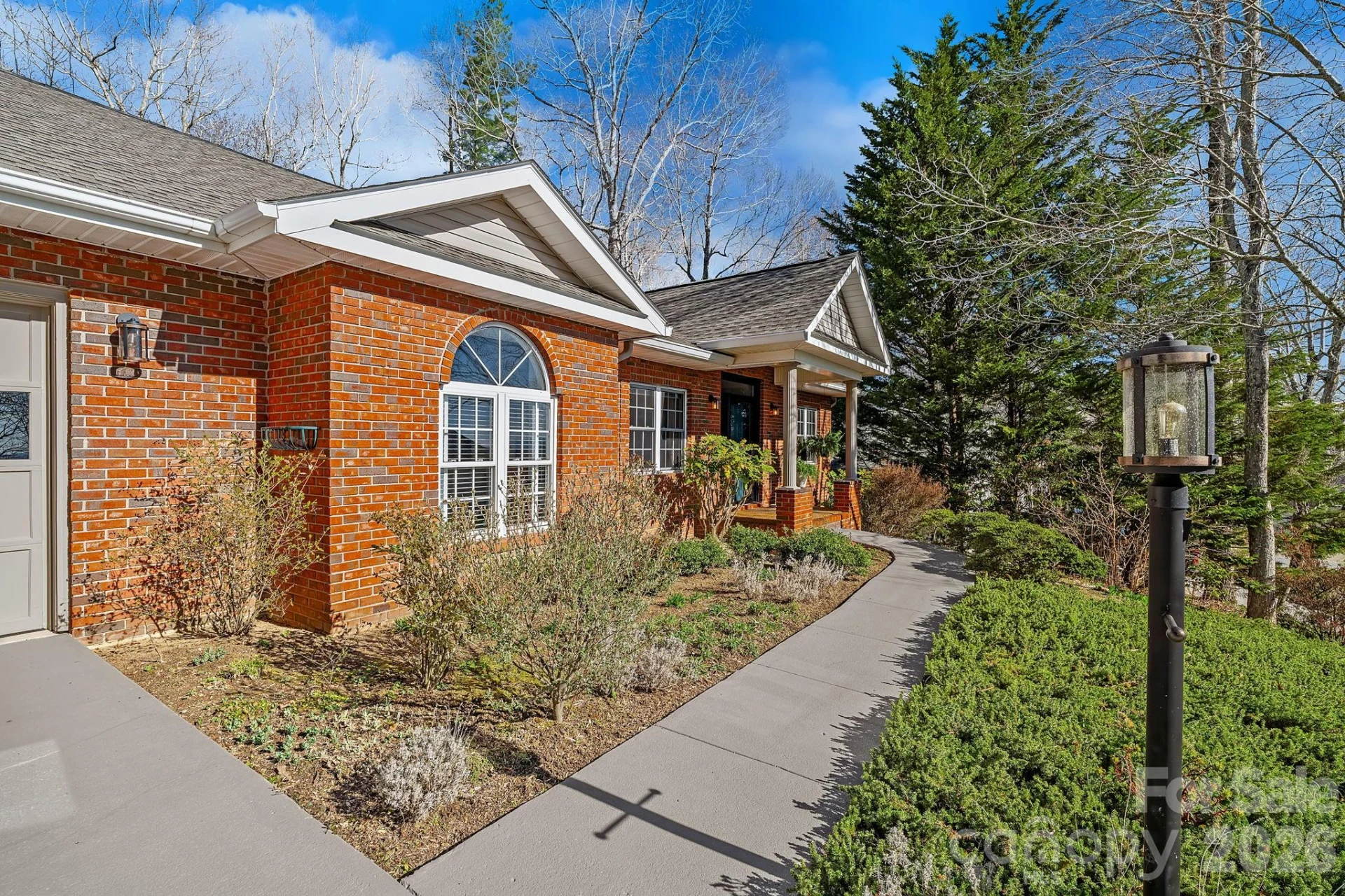 306 Croydon Drive - Photo 2