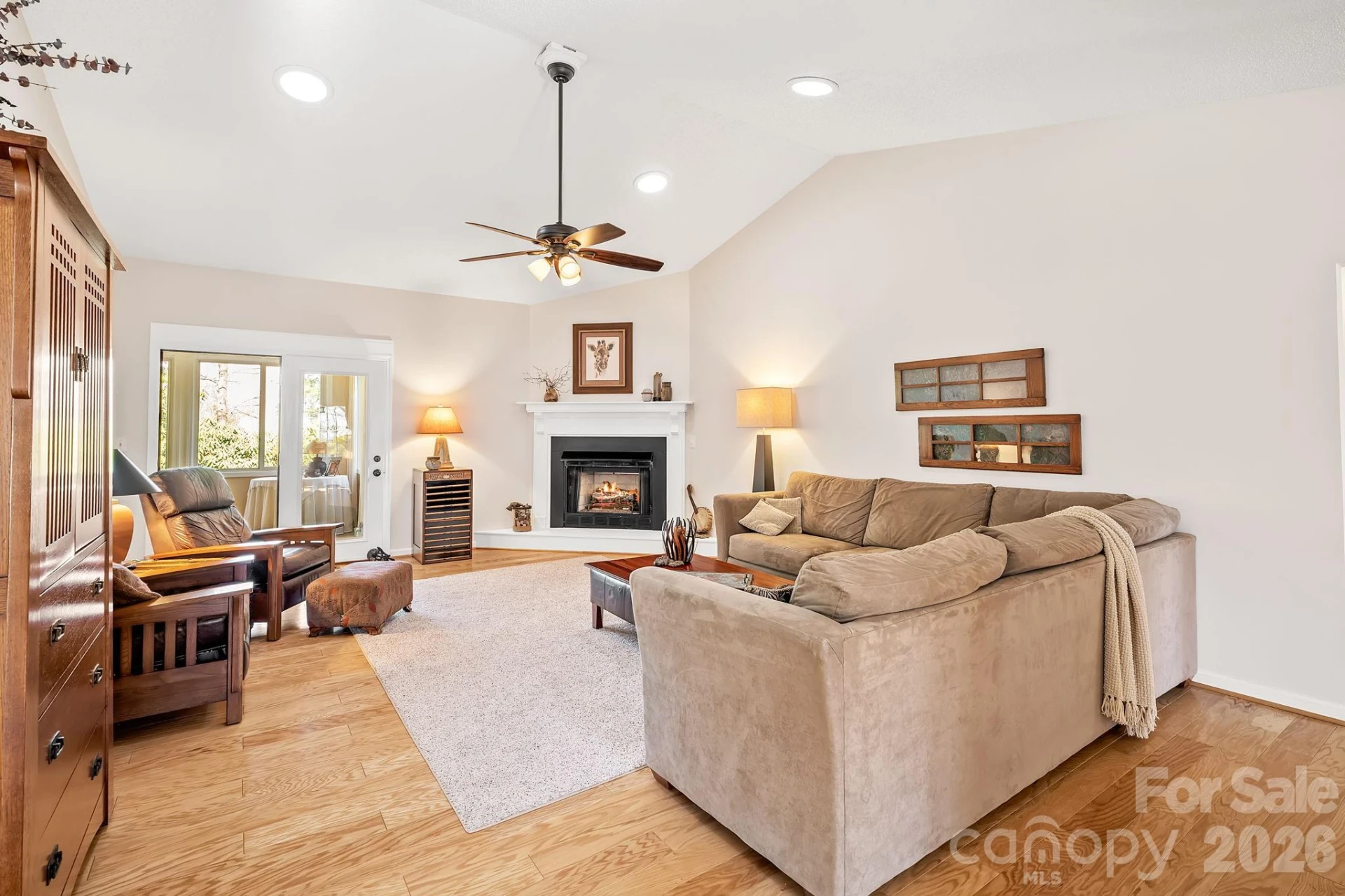 306 Croydon Drive - Photo 5