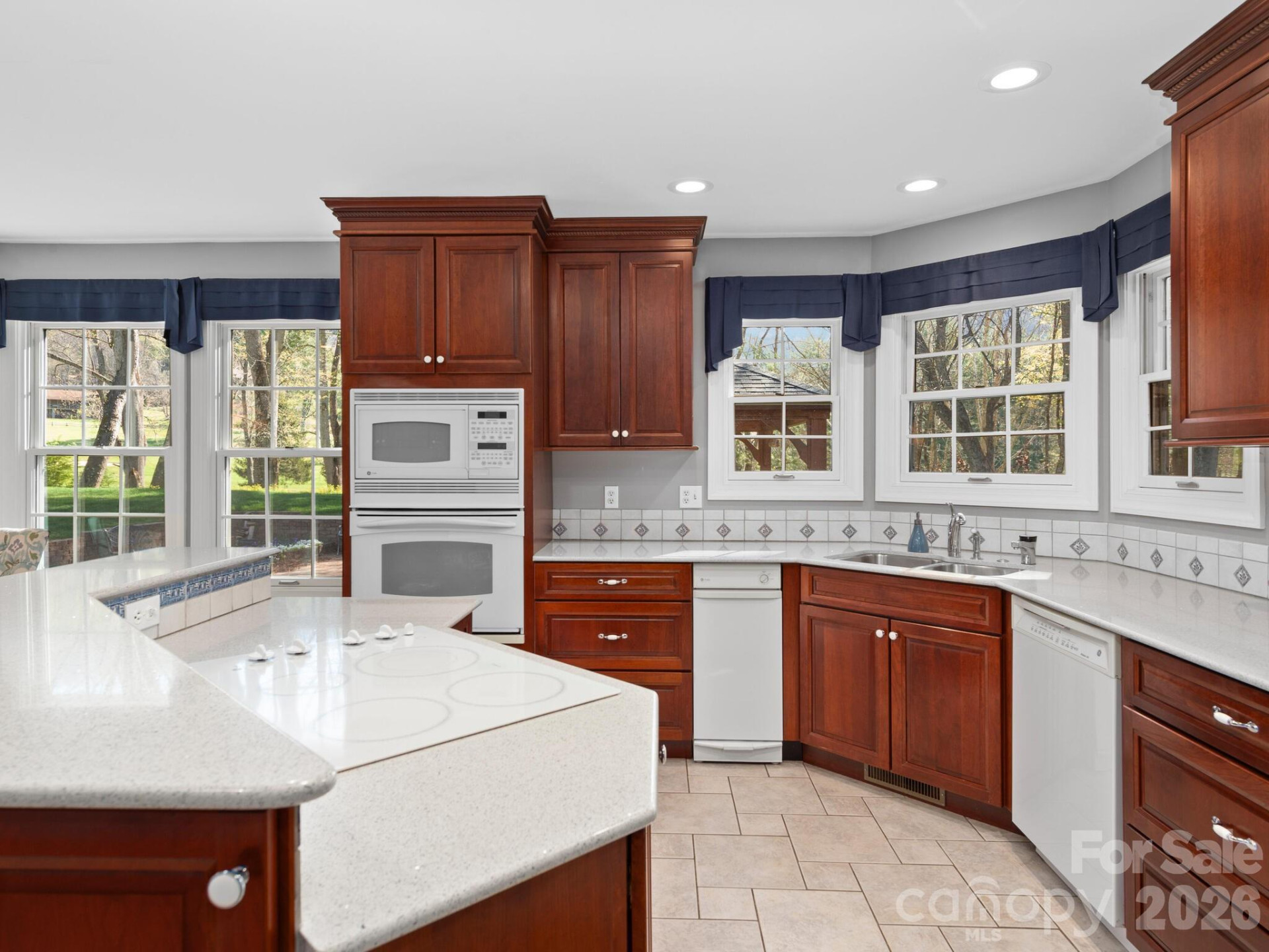 223 Fairway Terrace - Photo 6