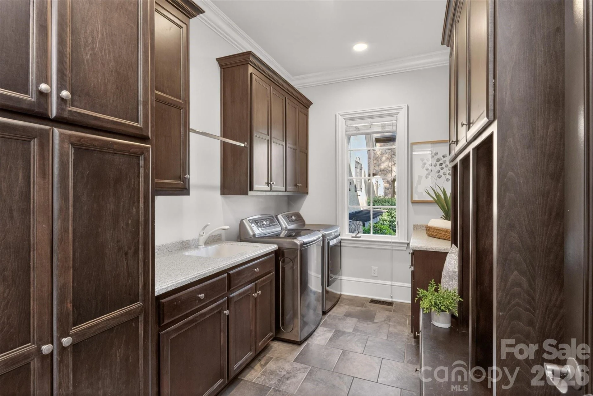 1629 Lookout Circle - Photo 16
