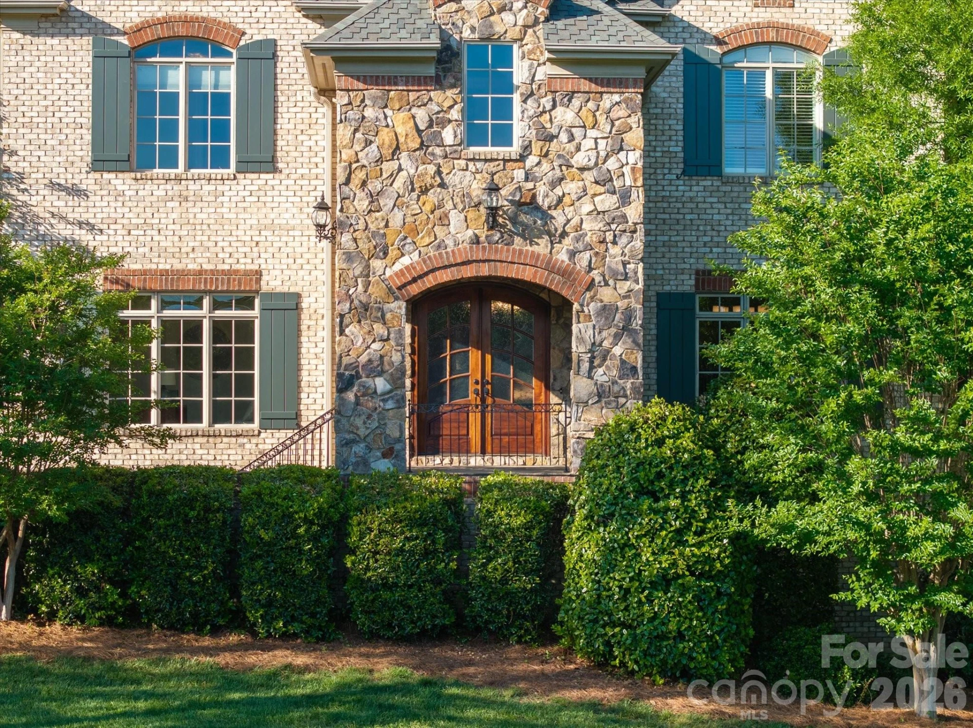1629 Lookout Circle - Photo 3
