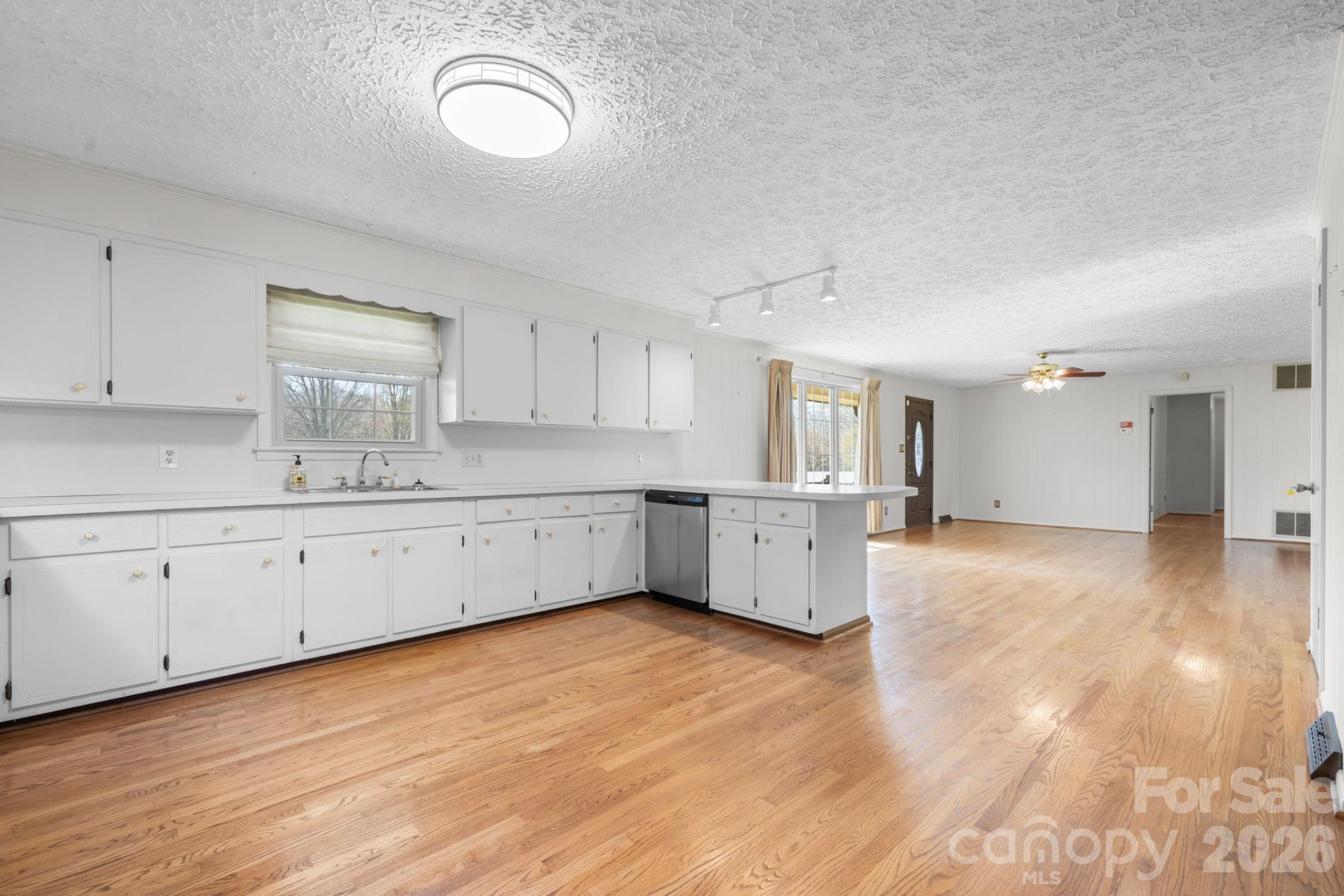5515 Chestnut Drive - Photo 7