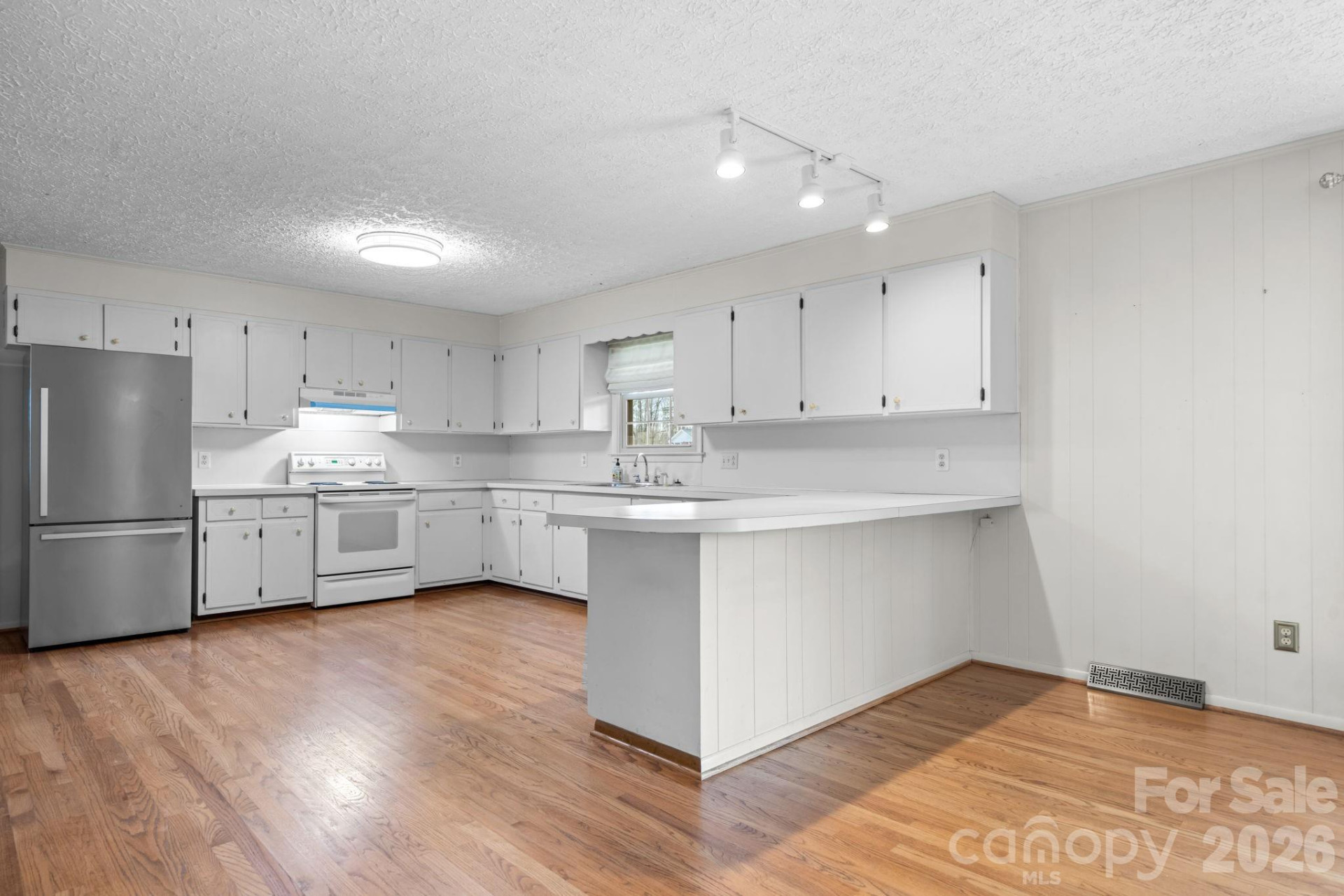 5515 Chestnut Drive - Photo 10