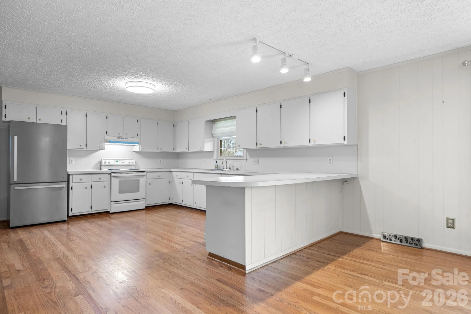 5515 Chestnut Drive - Photo 10
