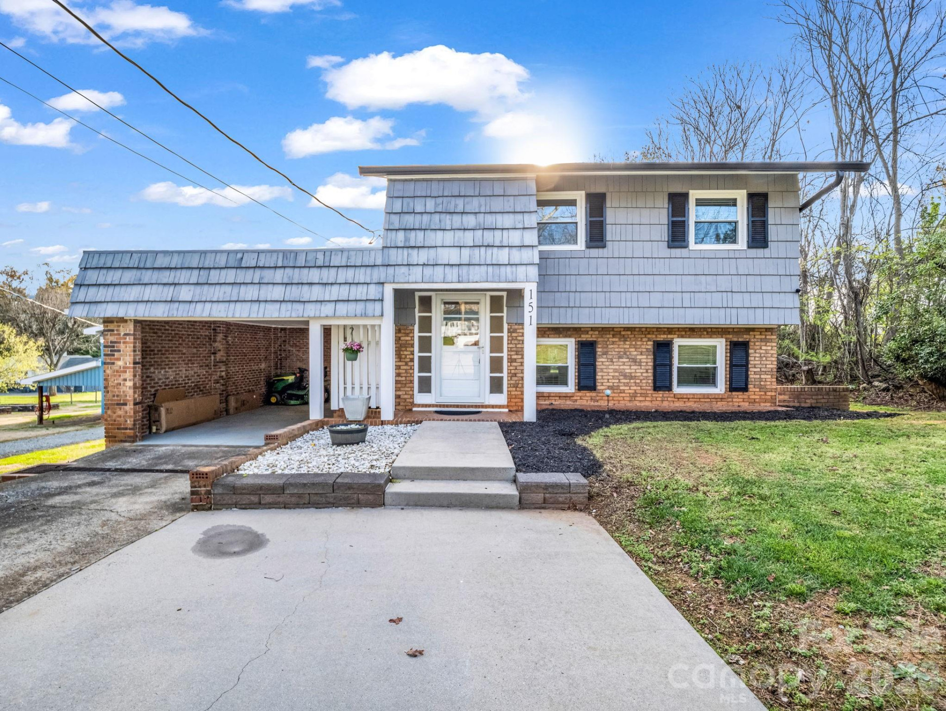 151 Main Street - Photo 2