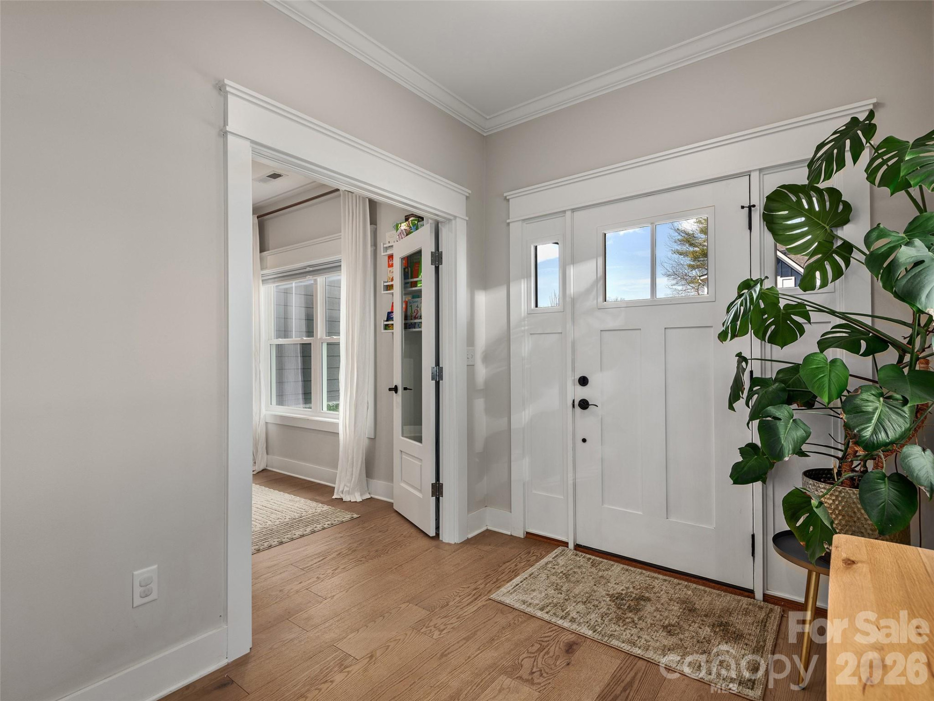 201 Weybridge Drive - Photo 3