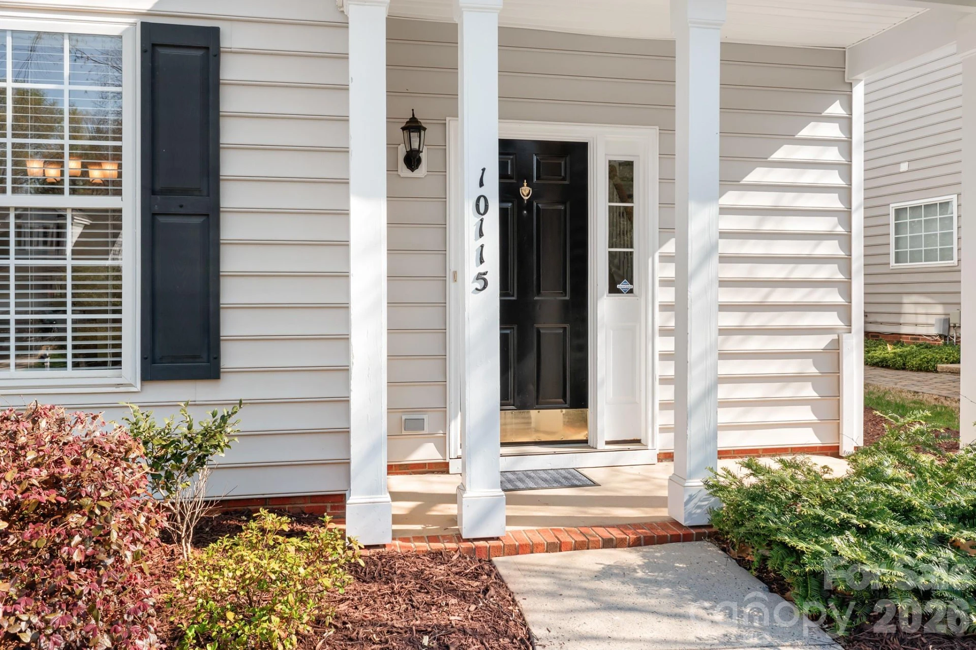 10115 Glencrest Drive - Photo 3