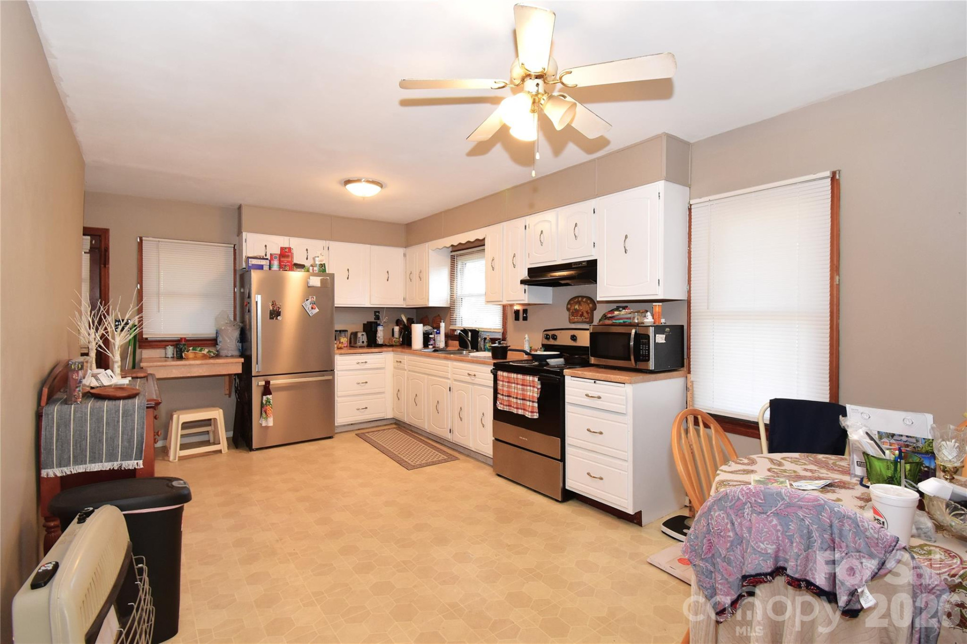 8 Donna Drive - Photo 4