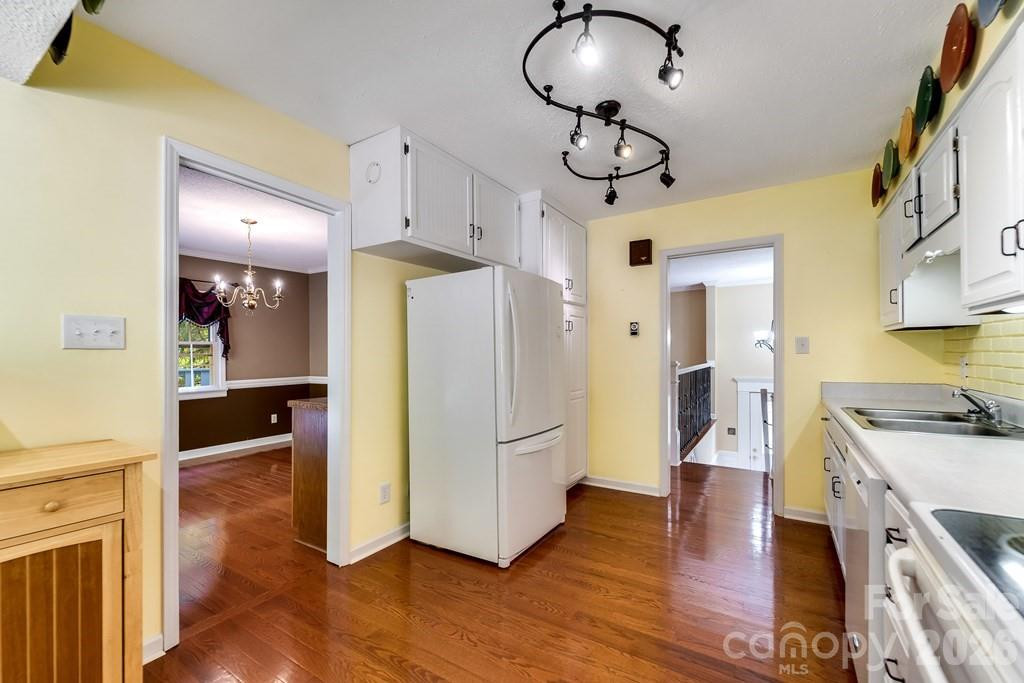 1168 North Country Club Drive - Photo 9