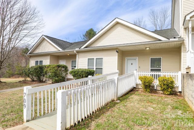 709 Villas Court, Asheville, NC, 28806