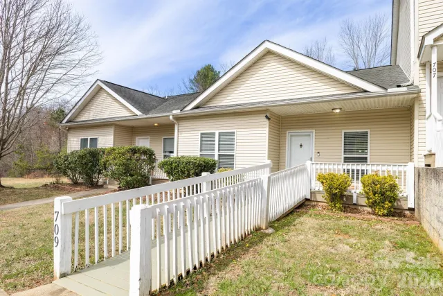 709 Villas Court