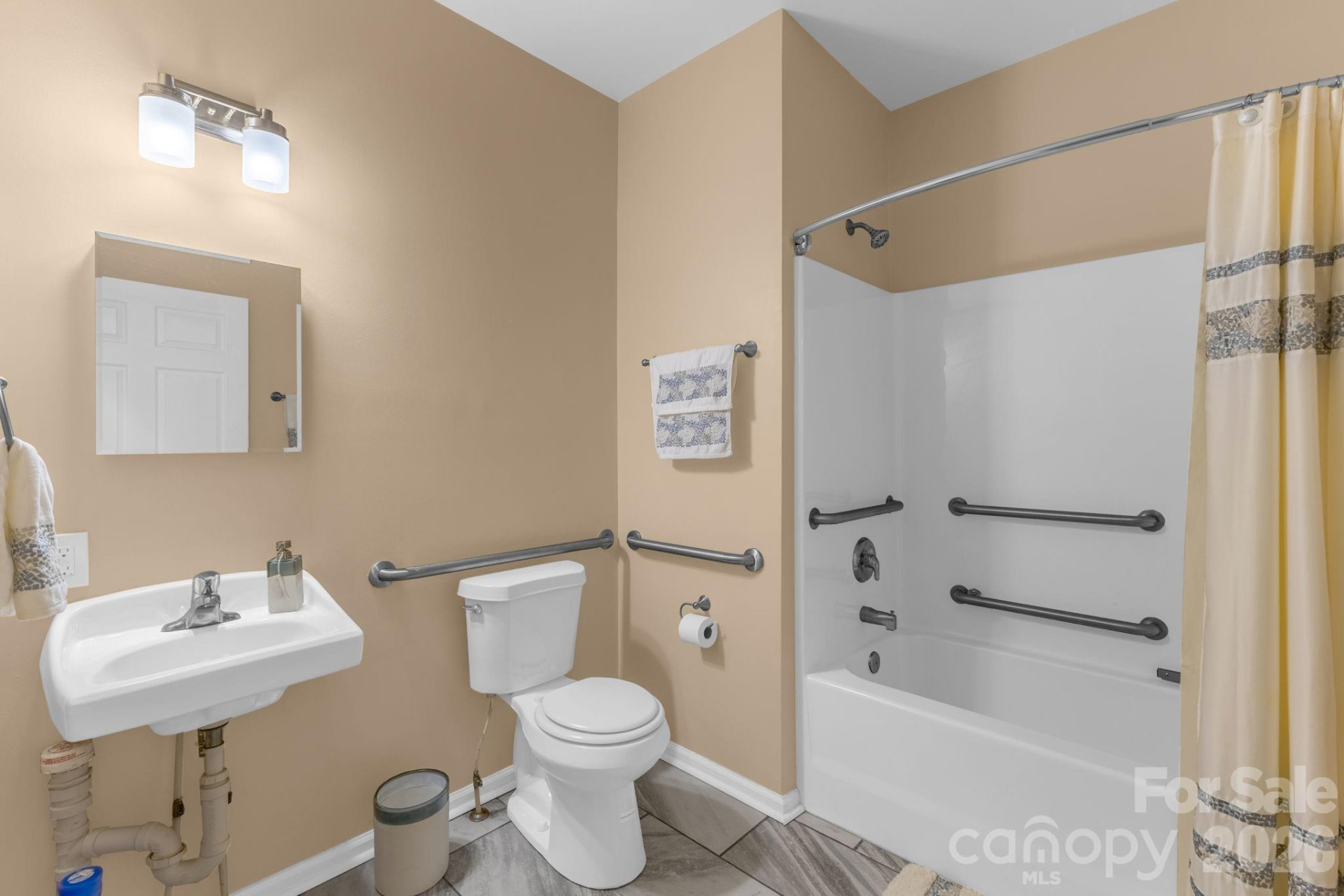 709 Villas Court - Photo 16