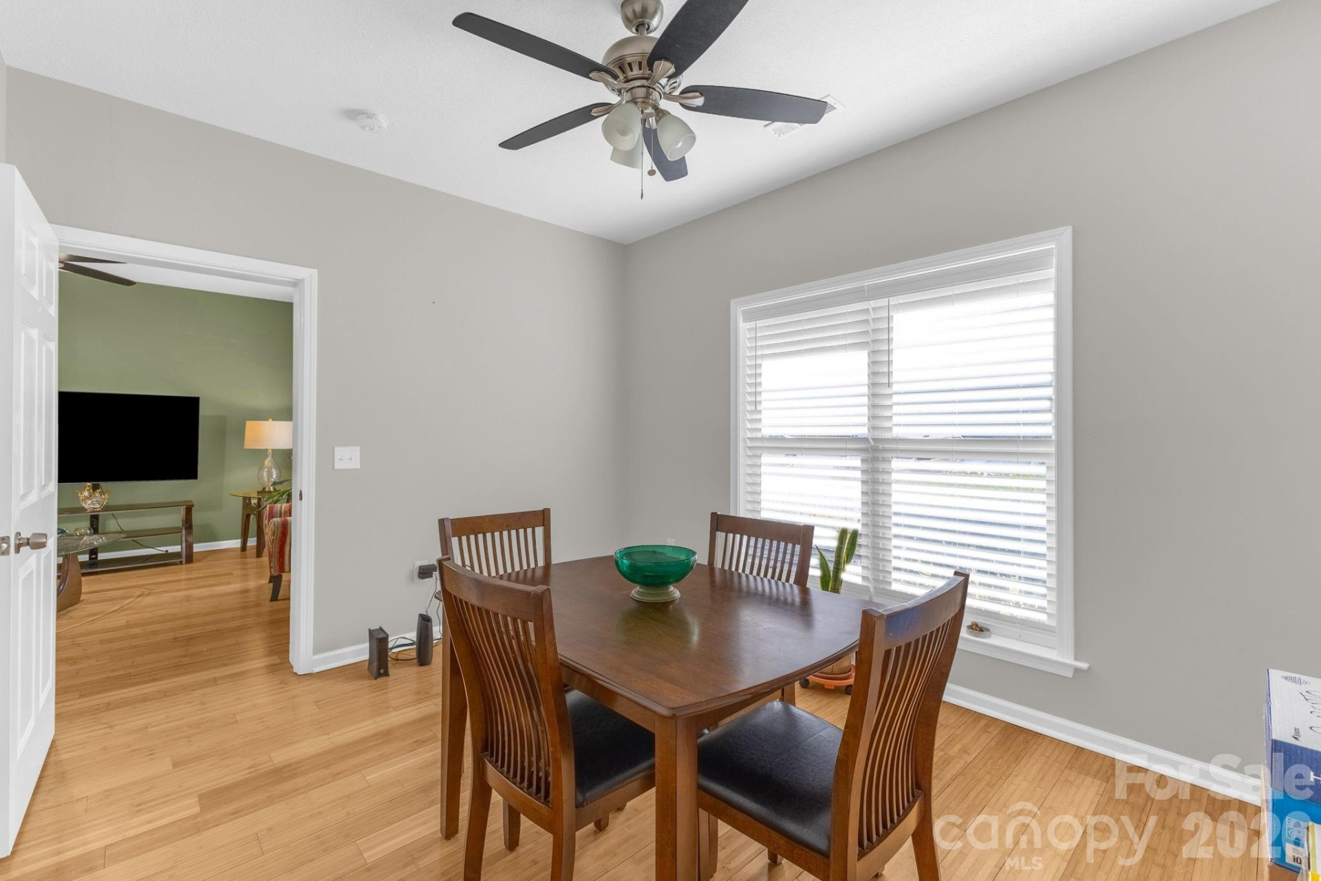 709 Villas Court - Photo 18