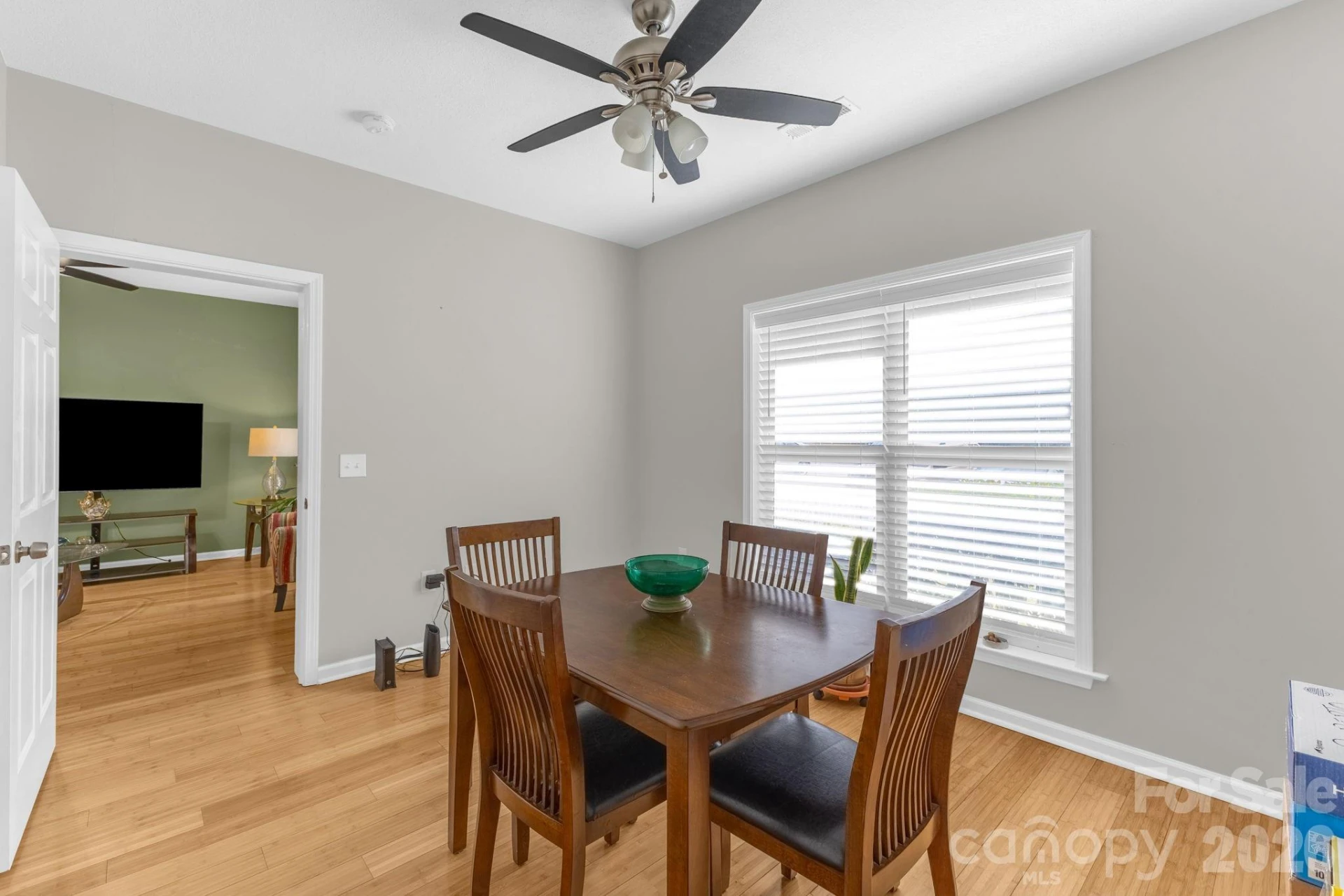 709 Villas Court - Photo 18