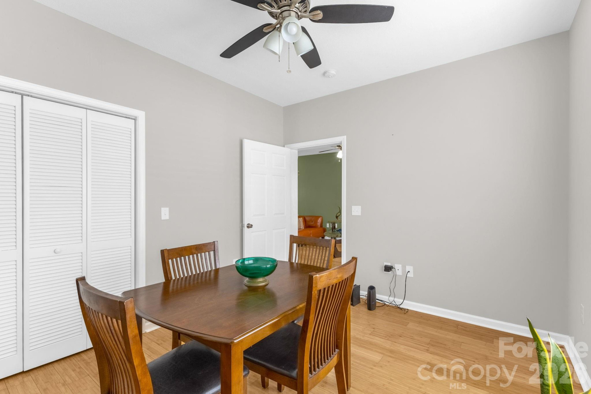709 Villas Court - Photo 19
