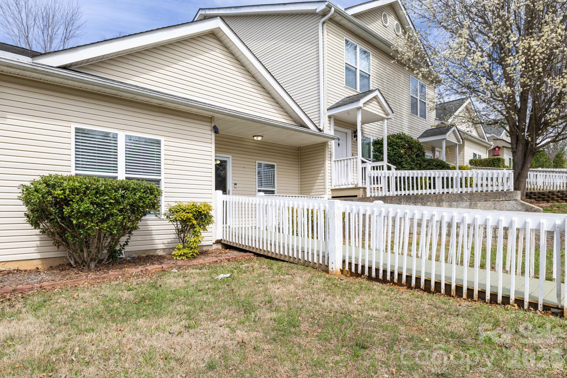 709 Villas Court - Photo 24