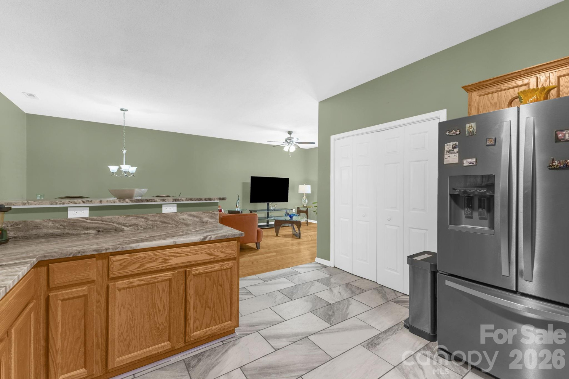 709 Villas Court - Photo 4