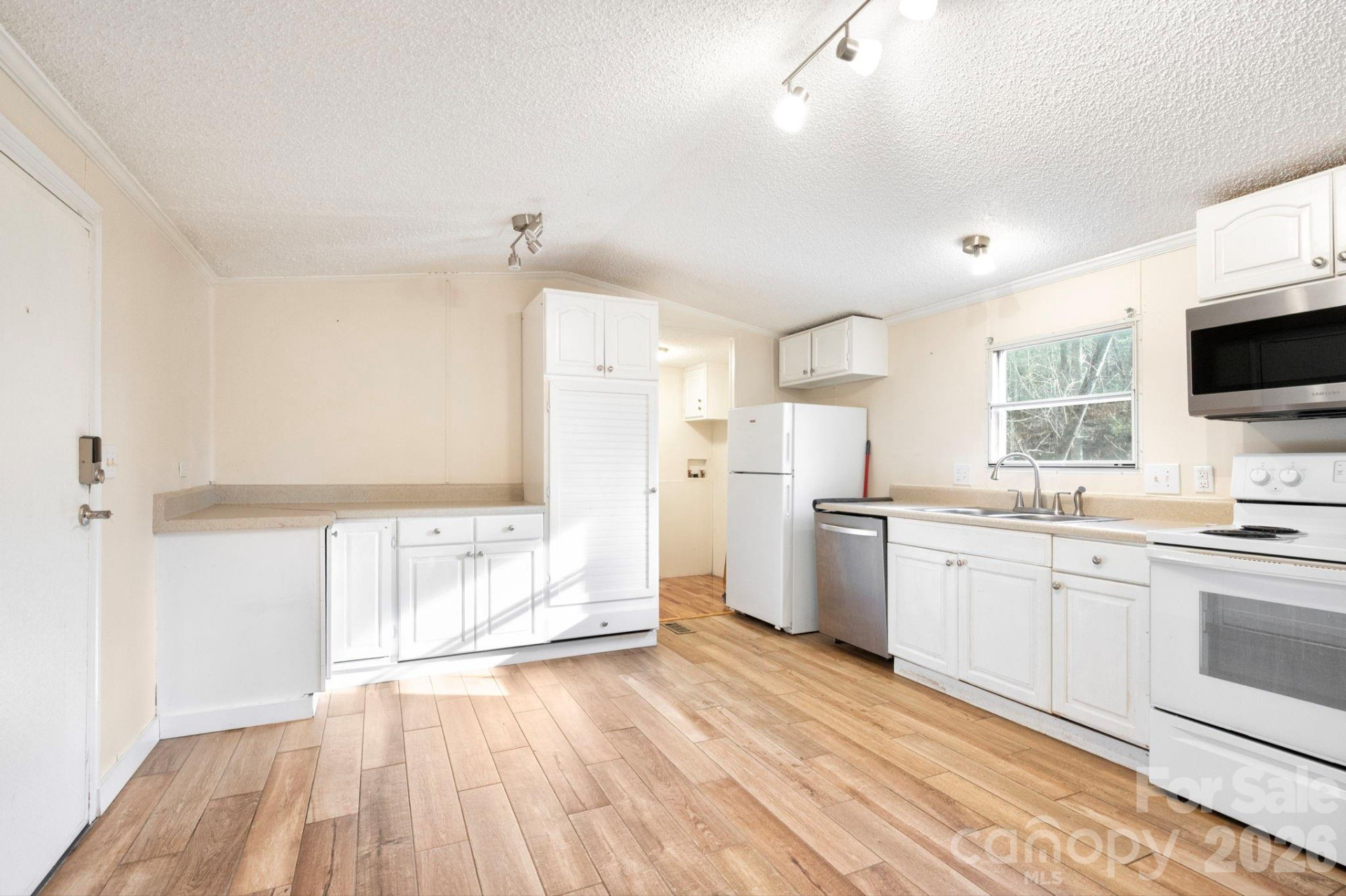 101 Laurel Loop - Photo 11