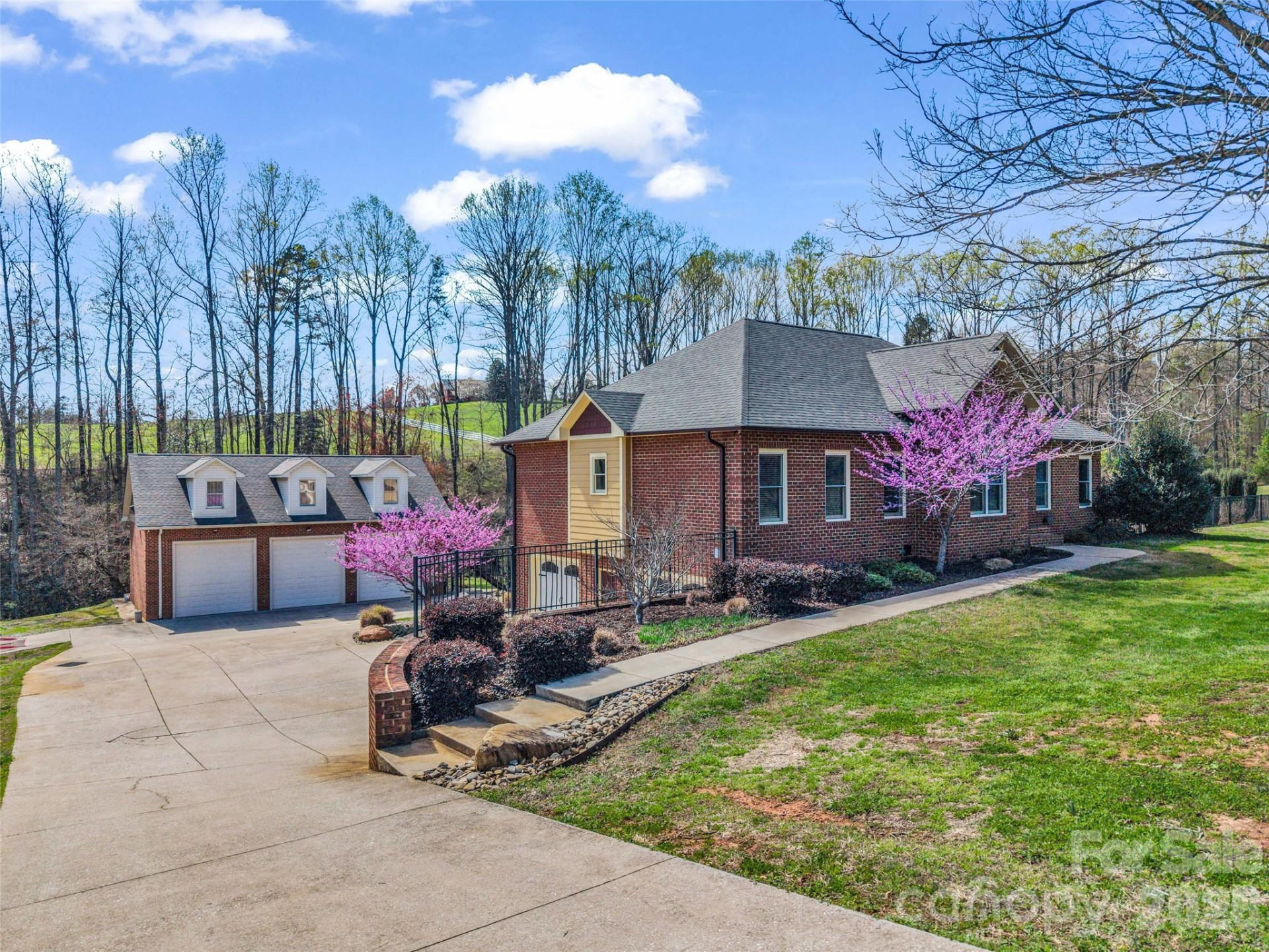 148 Fairway Drive - Photo 3