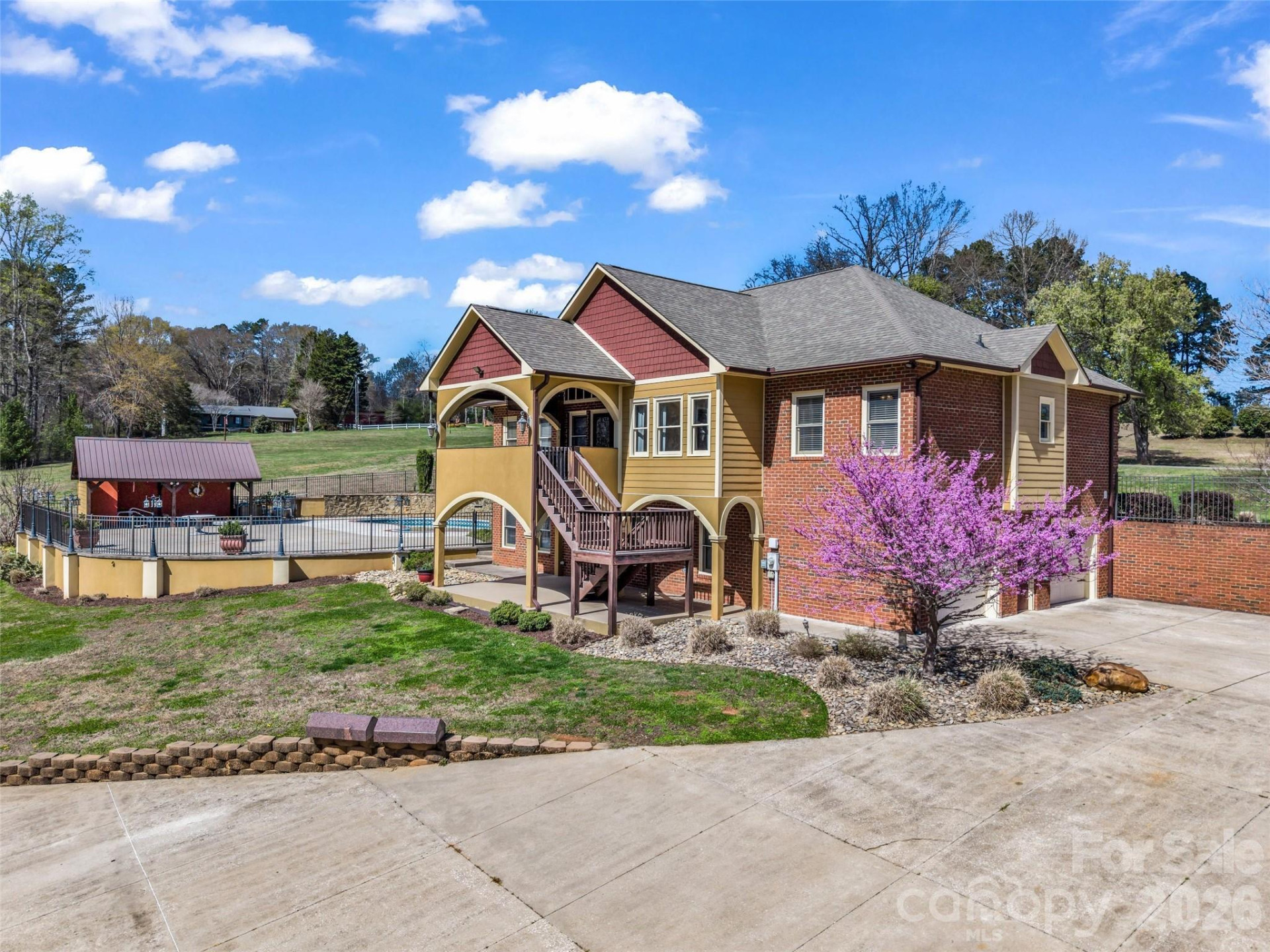 148 Fairway Drive - Photo 4